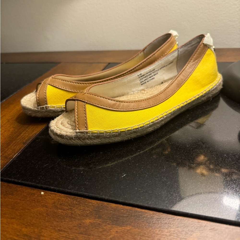 Tommy Bahama Violine open toe leather trim yellow flat espadrilles size 6.5 - Picture 6 of 6